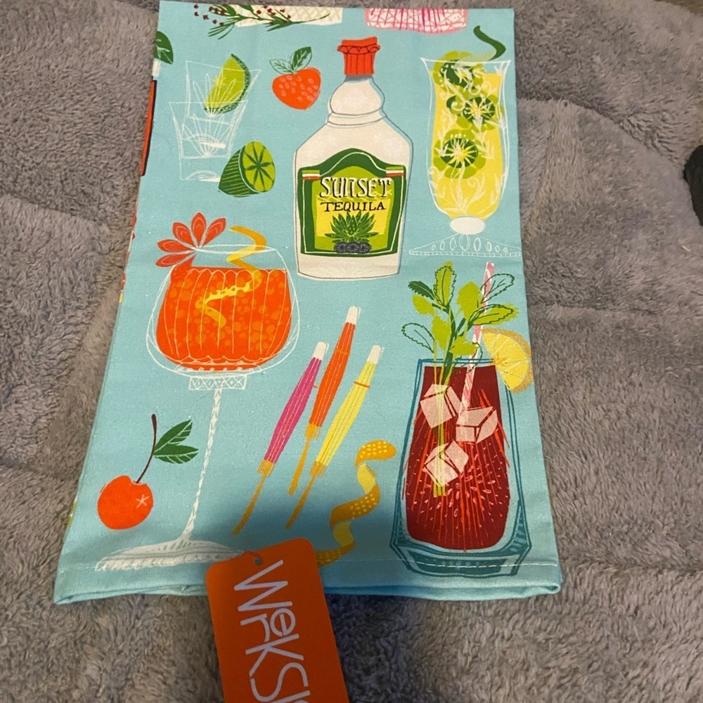WerkShoppe Tea Towel “5 O’Clock Somewhere” New With Tags